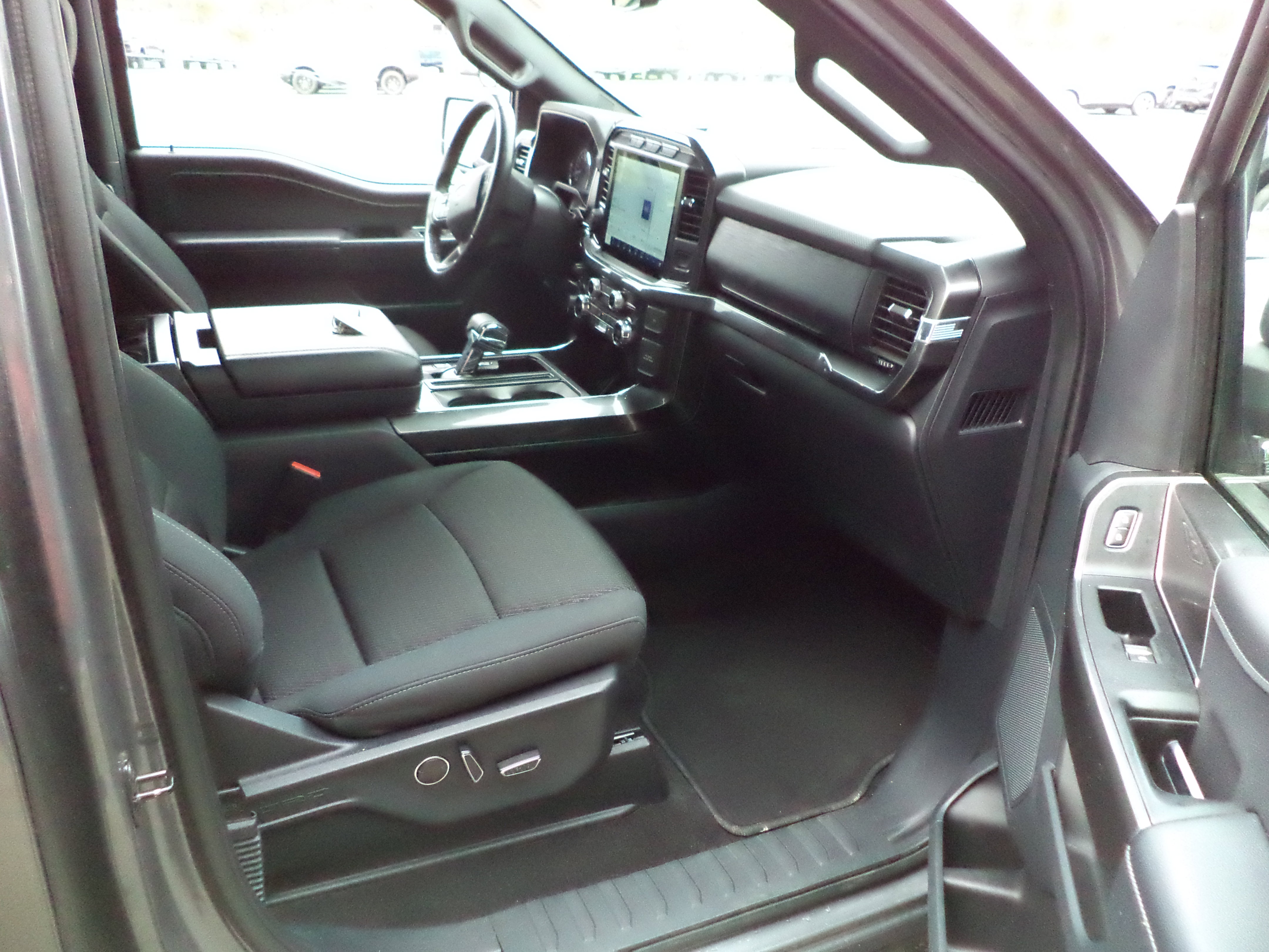 Used 2021 Ford F150 XLT w/ Equipment Group 302A High image 8