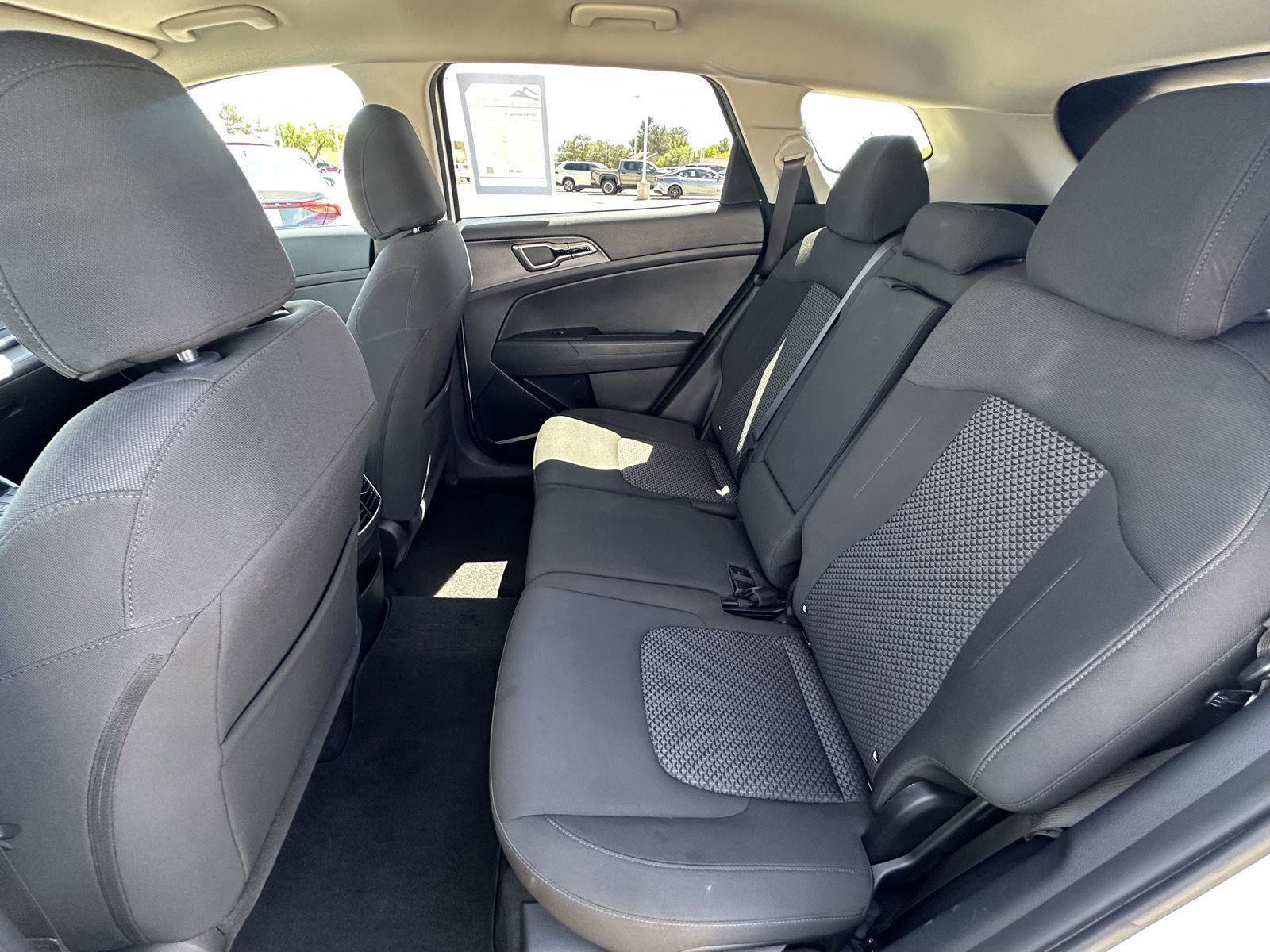 Used 2025 Kia Sportage LX FWD image 18