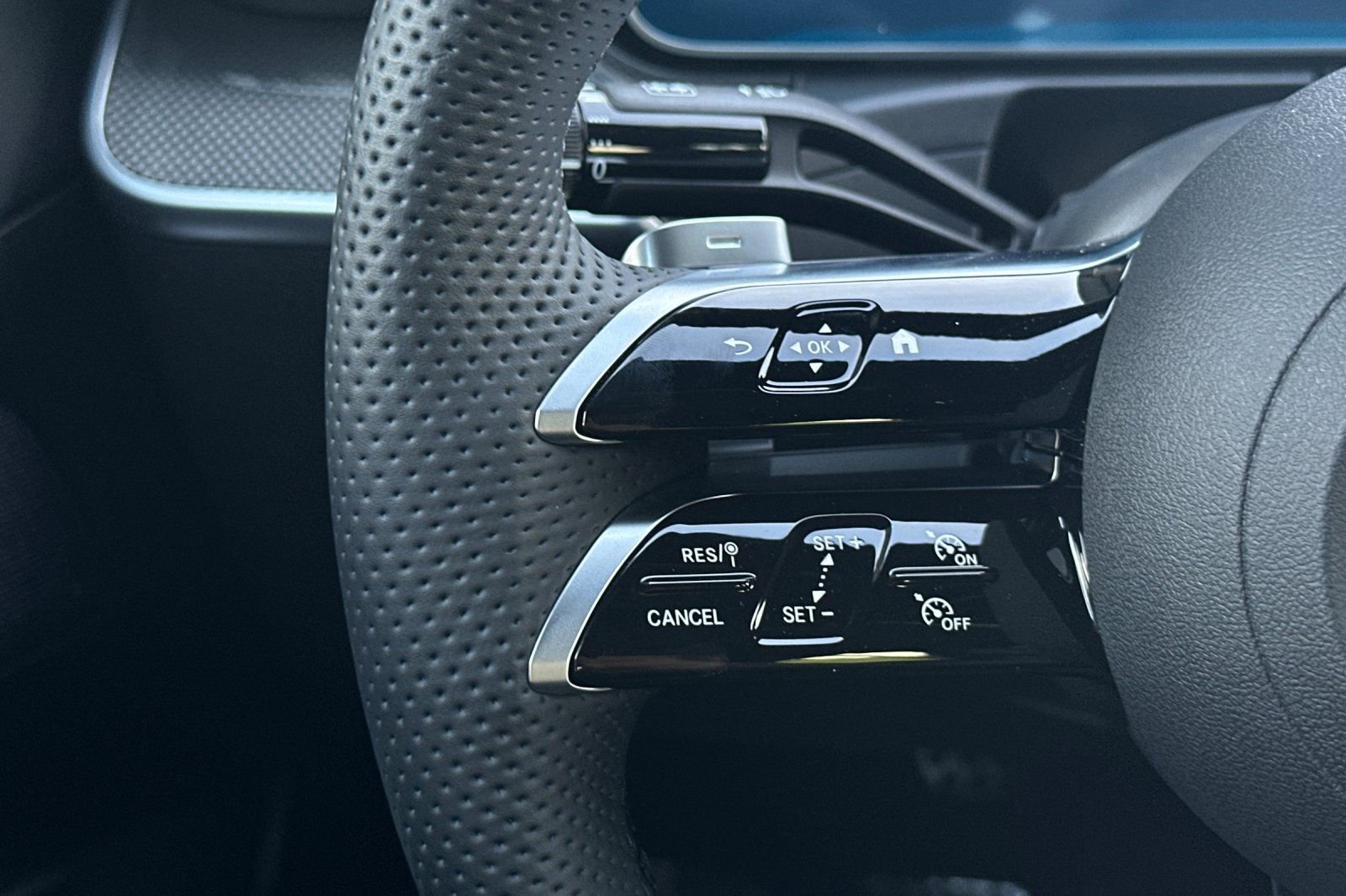 New 2025 Mercedes-Benz C 300 4MATIC Sedan image 26