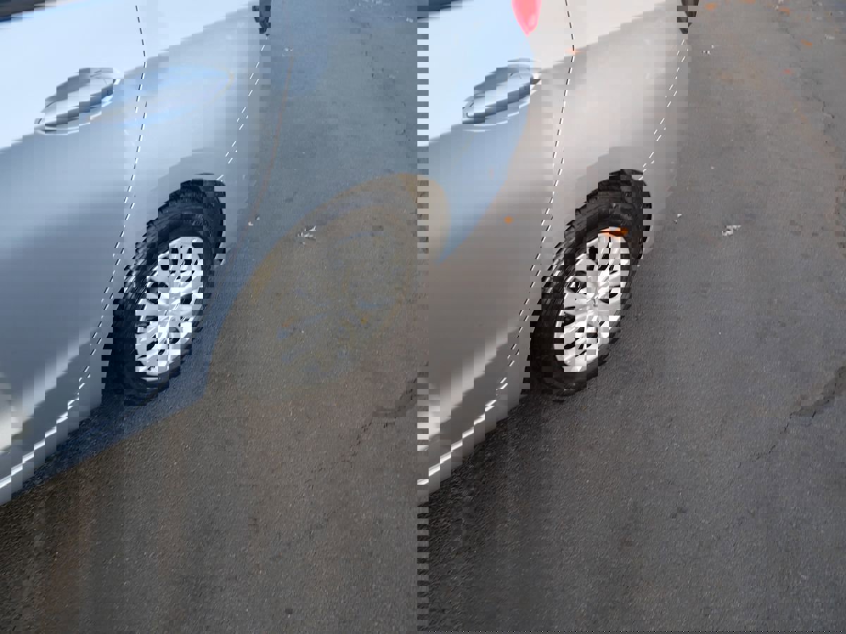 Used 2017 Chevrolet Cruze LS image 36