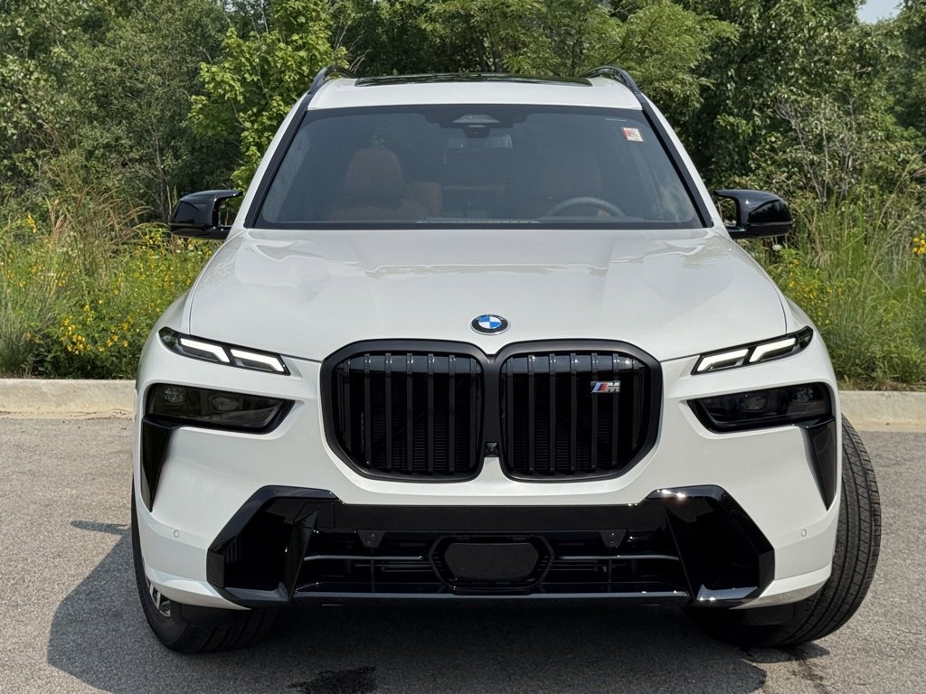 New 2026 BMW X7 M60i w/ Executive Package image 2