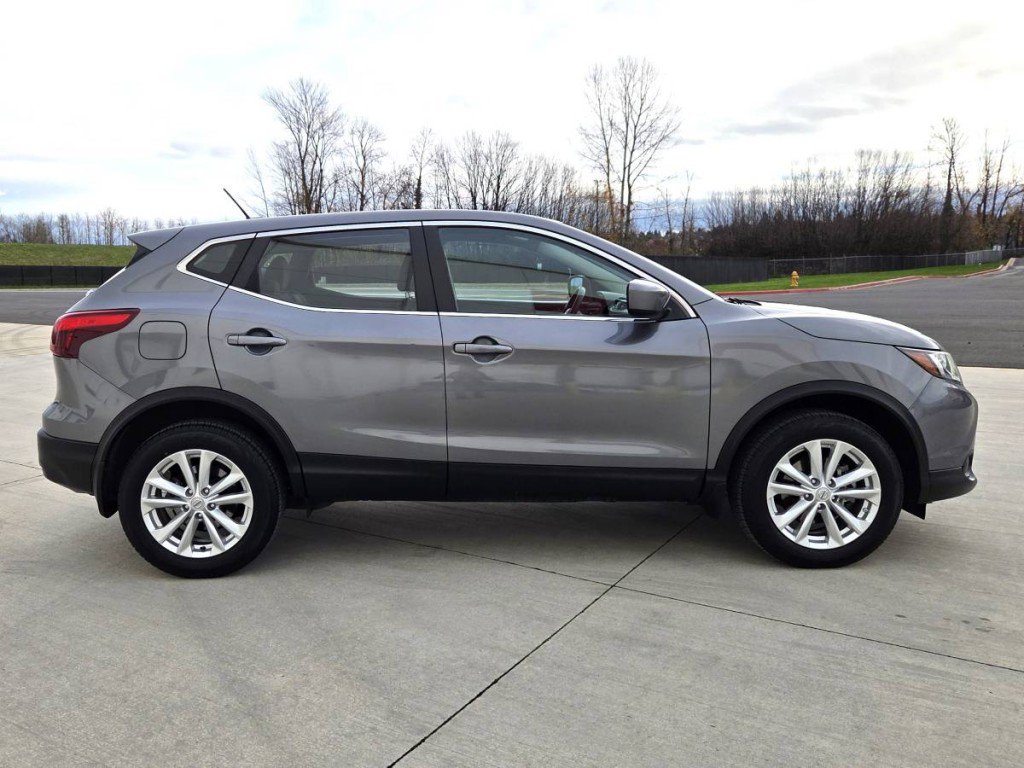 Used 2017 Nissan Rogue Sport S w/ S Appearance Package image 4