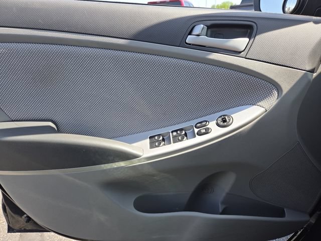 Used 2014 Hyundai Accent GS FWD image 28