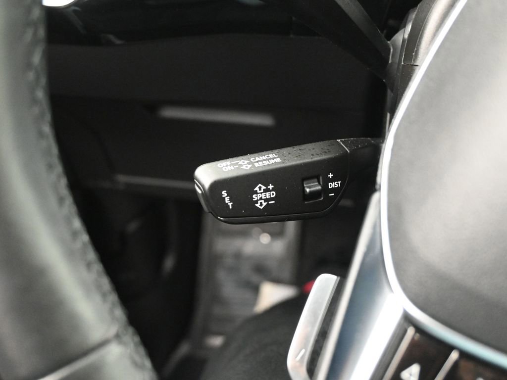 Used 2022 Audi e-tron Premium Plus w/ Premium Plus Package image 19