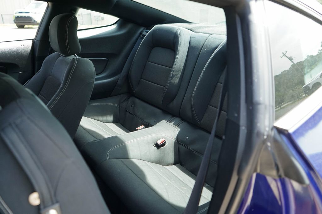 Used 2015 Ford Mustang Coupe RWD image 32