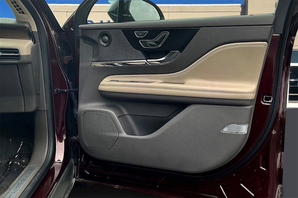 Used 2021 Lincoln Corsair Reserve w/ Elements Package image 27