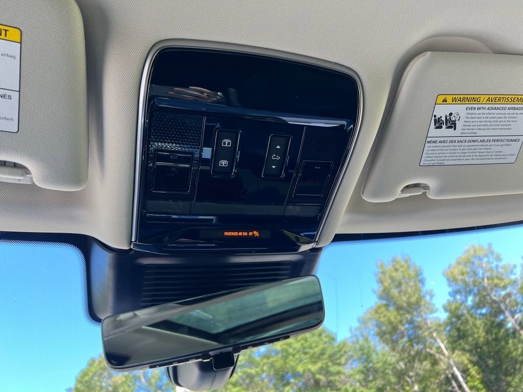 New 2025 Land Rover Range Rover SE image 25