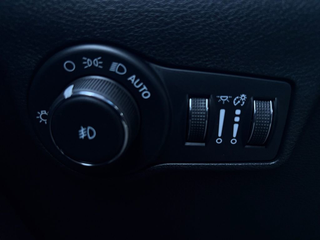 New 2026 Jeep Compass Latitude image 3