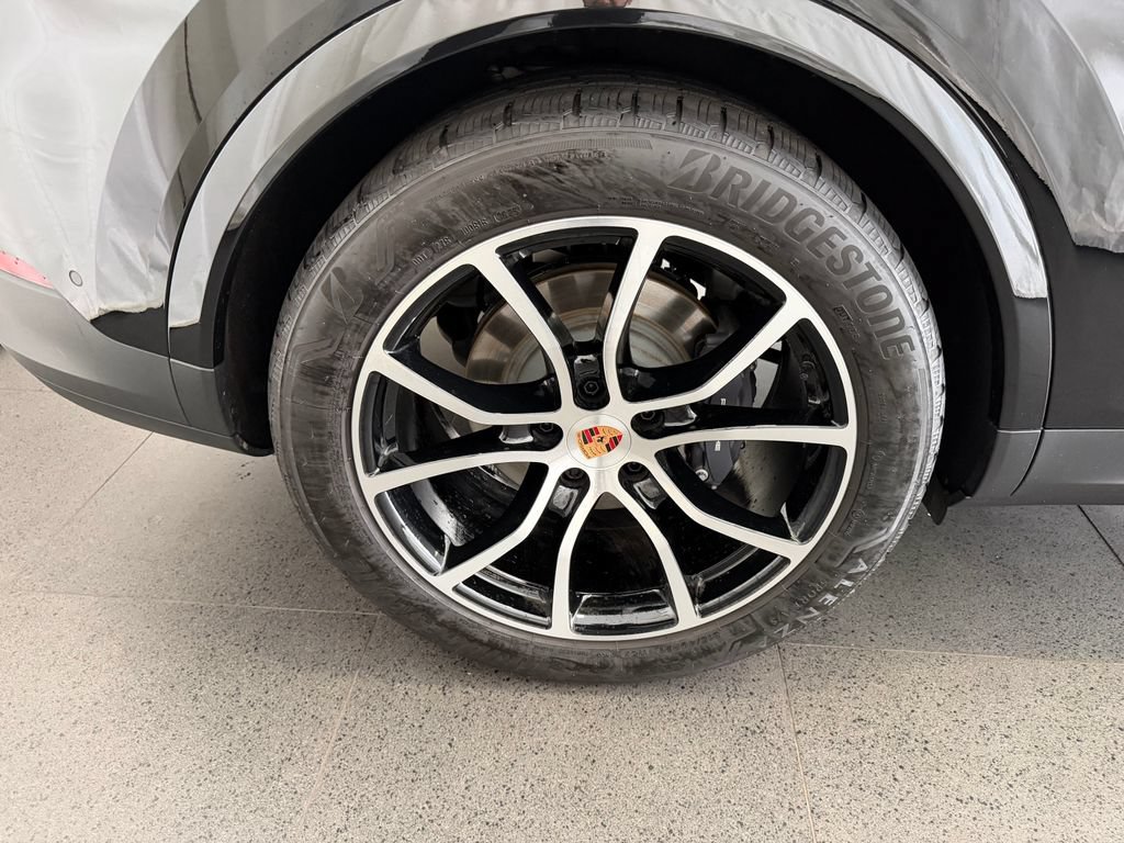 Certified 2026 Porsche Cayenne Coupe AWD/4WD image 12