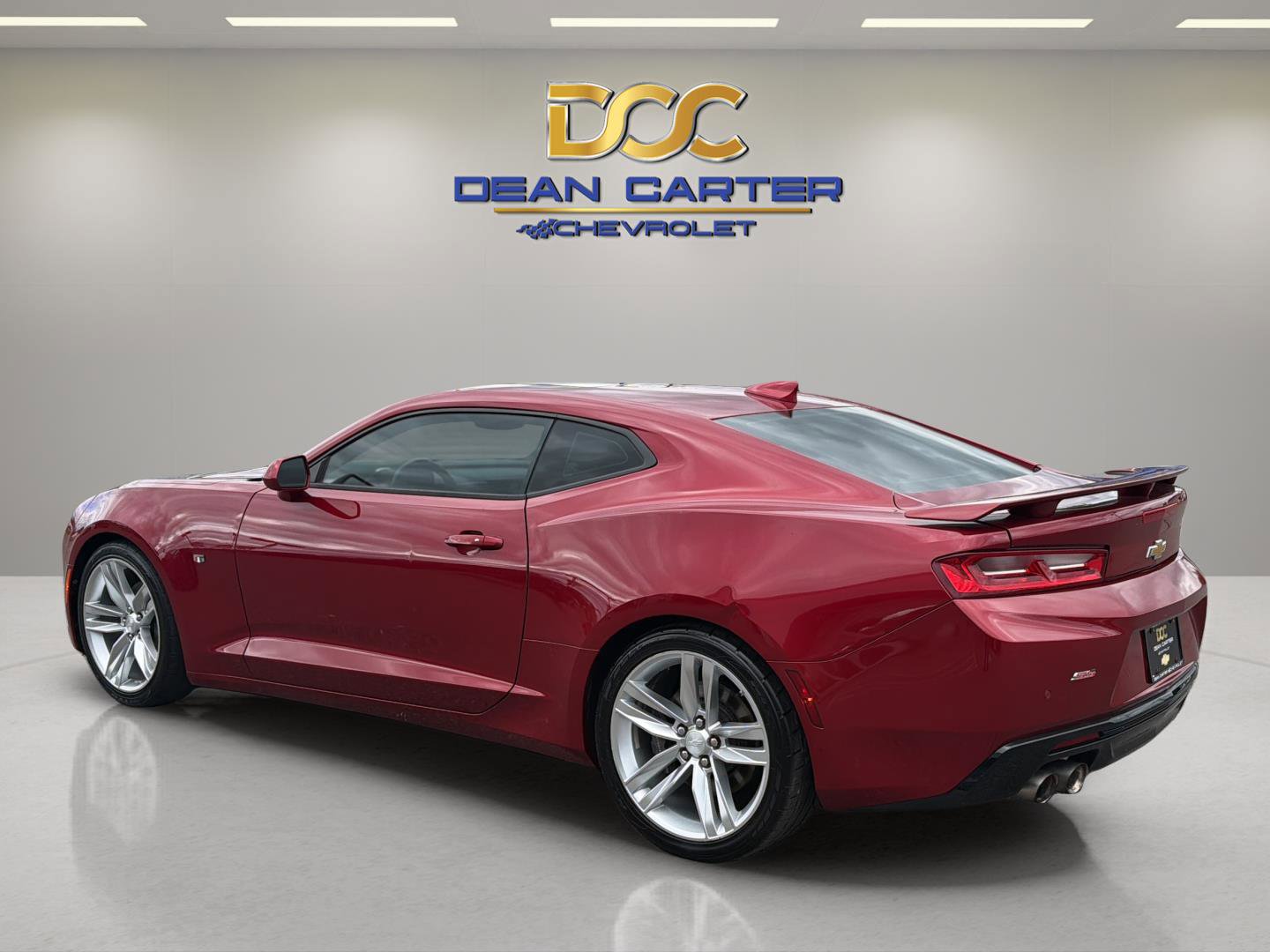 Used 2018 Chevrolet Camaro SS RWD image 3