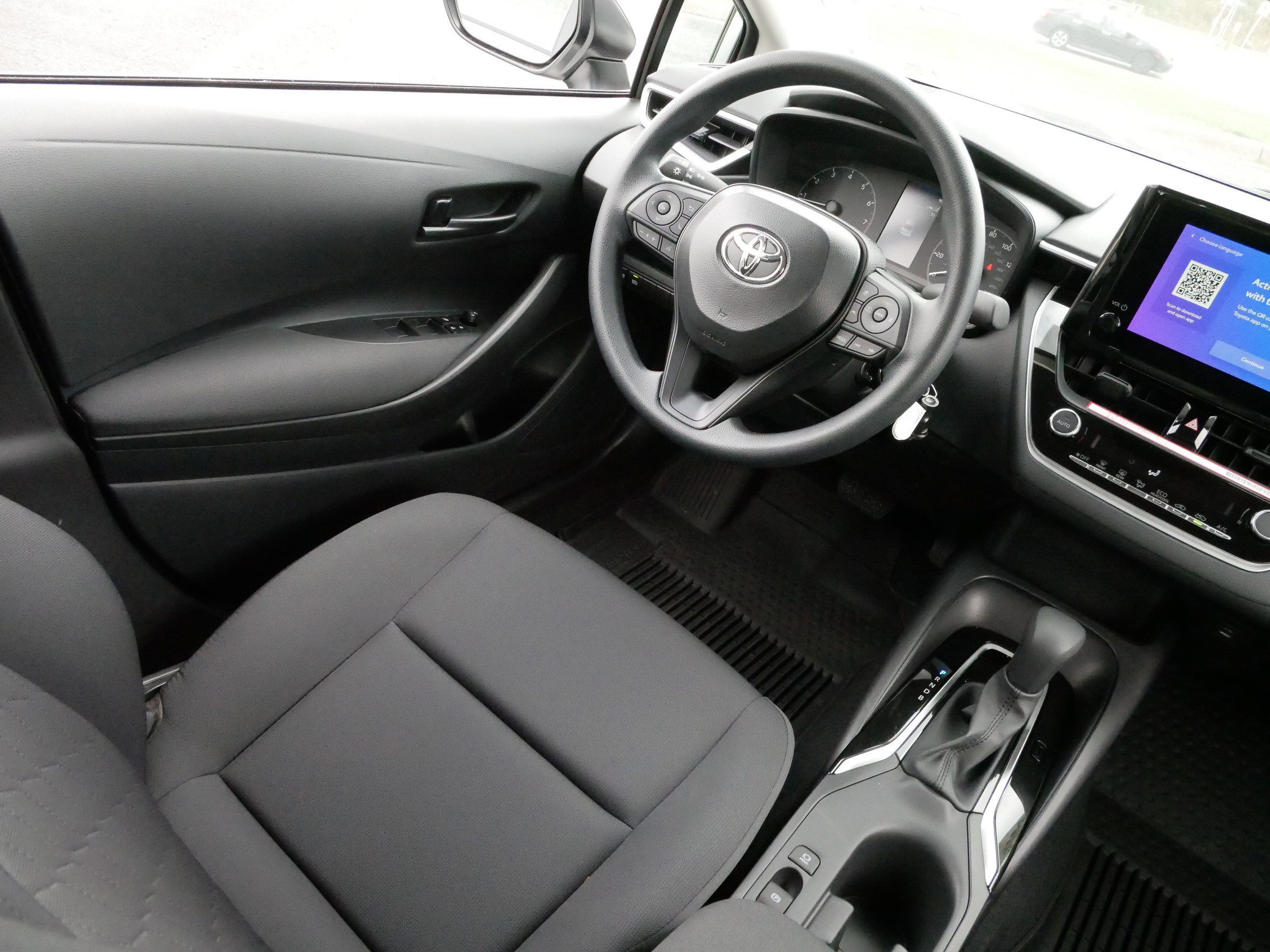 Certified 2025 Toyota Corolla LE image 9