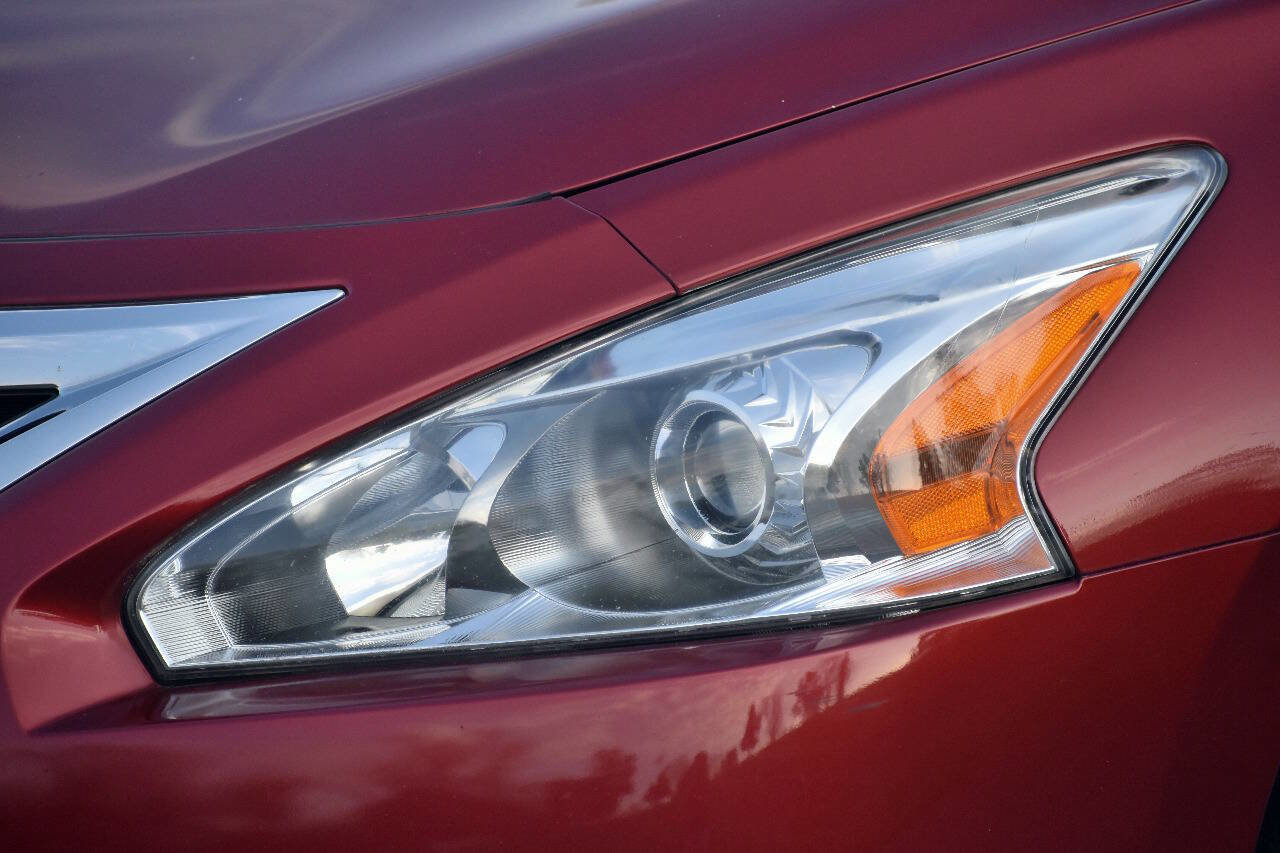 Used 2014 Nissan Altima 2.5 S w/ Sport Value Package image 8