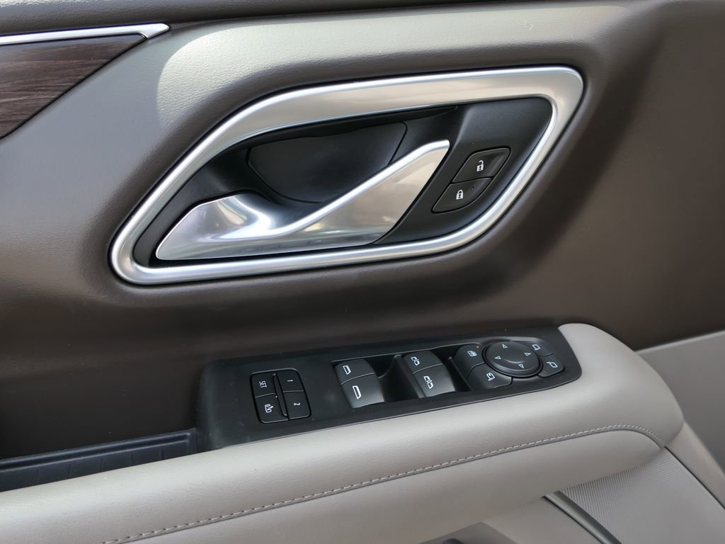 Used 2021 Chevrolet Tahoe LT w/ LT Signature Package image 14