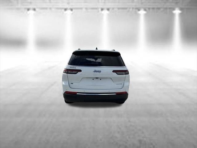 Certified 2022 Jeep Grand Cherokee L Limited RWD image 6