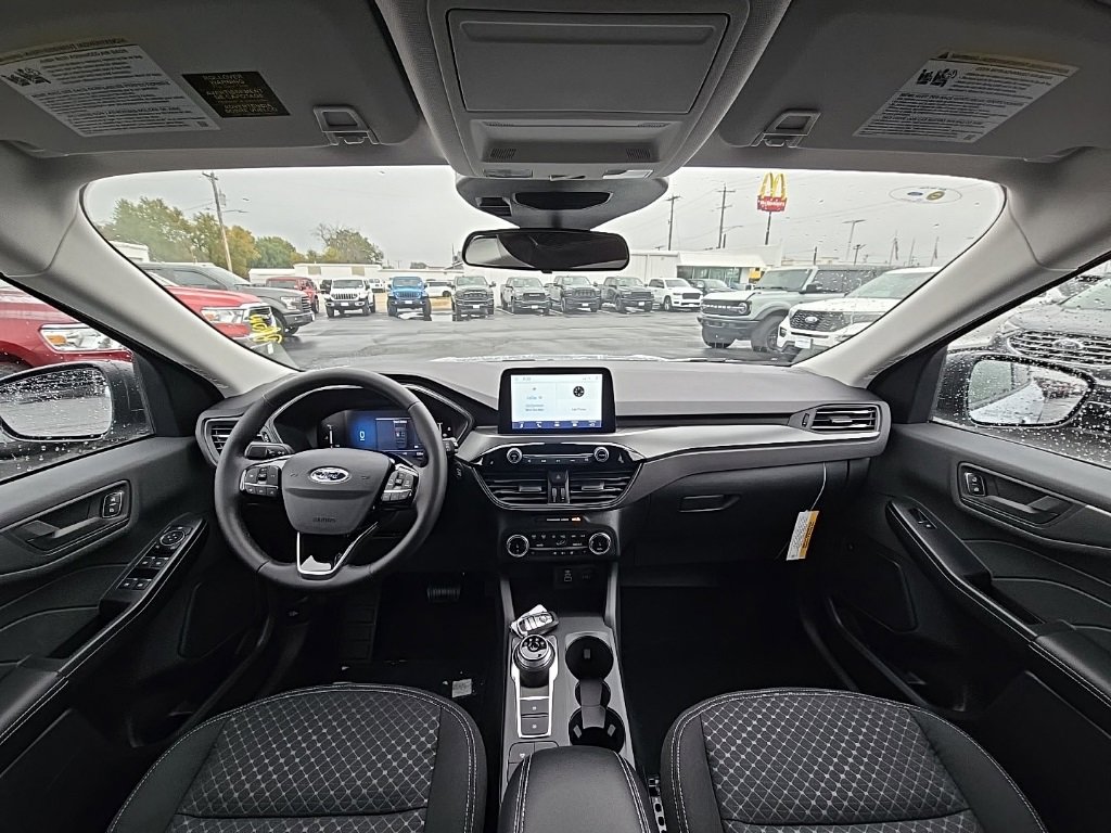 New 2026 Ford Escape Active image 2
