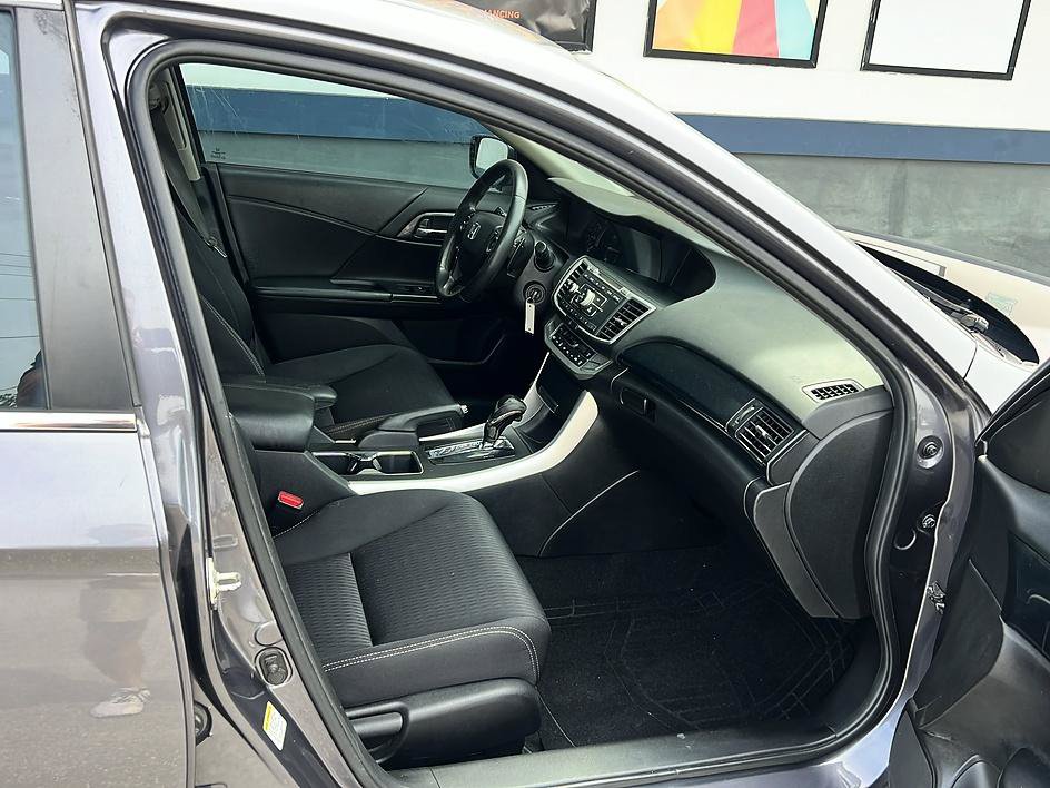 Used 2014 Honda Accord Sport image 31