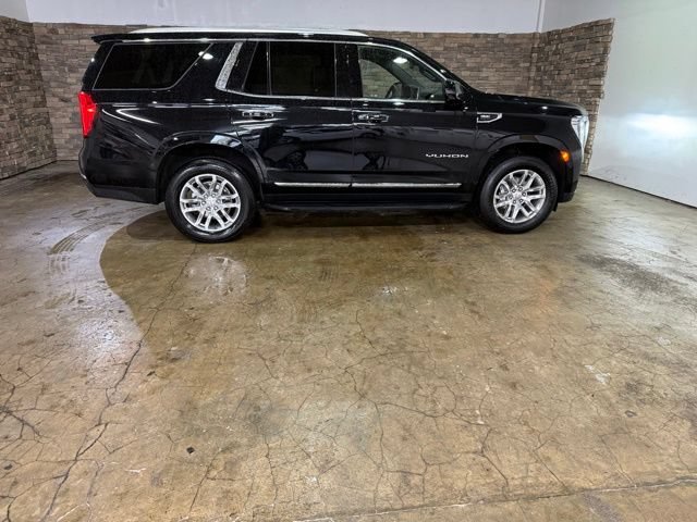 Used 2023 GMC Yukon SLT w/ SLT Luxury Package AWD/4WD image 10