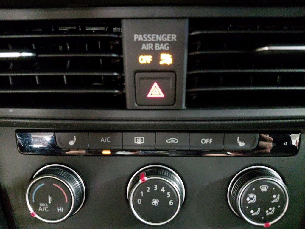 Used 2024 Volkswagen Jetta Sport image 28