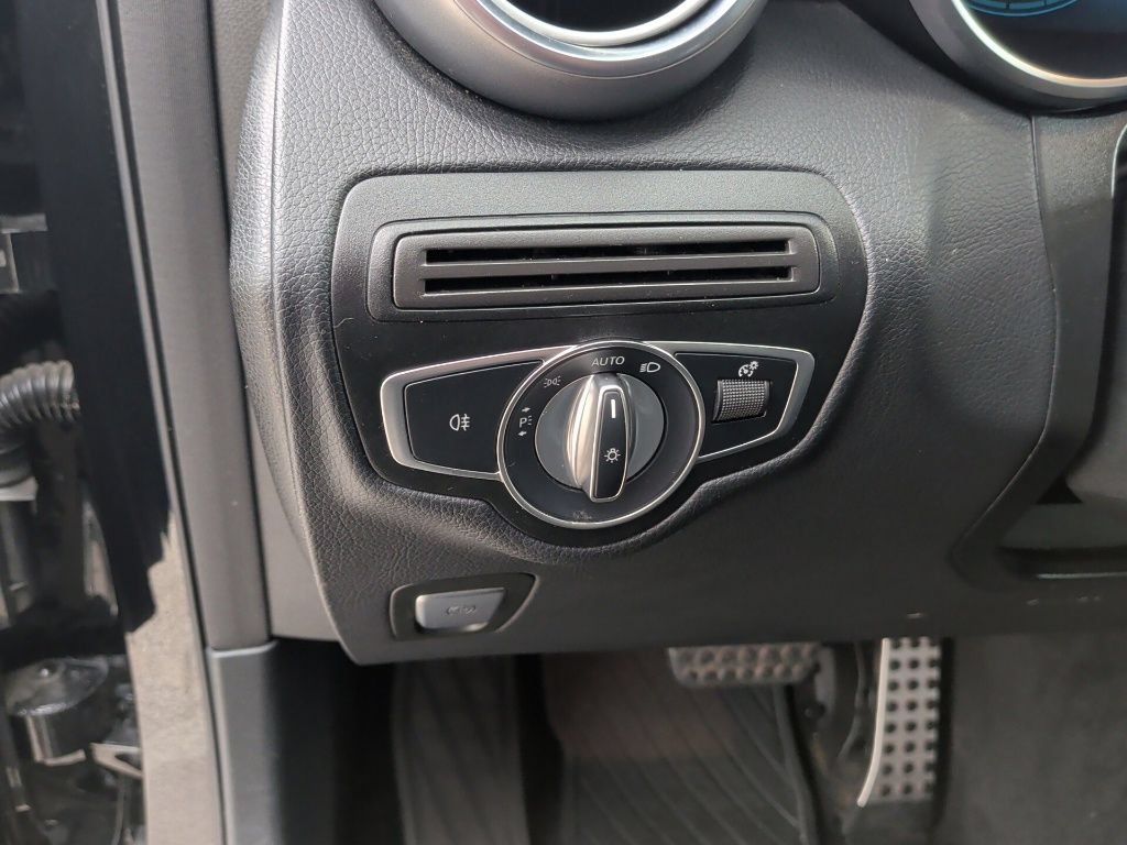 Used 2020 Mercedes-Benz GLC 300 image 15