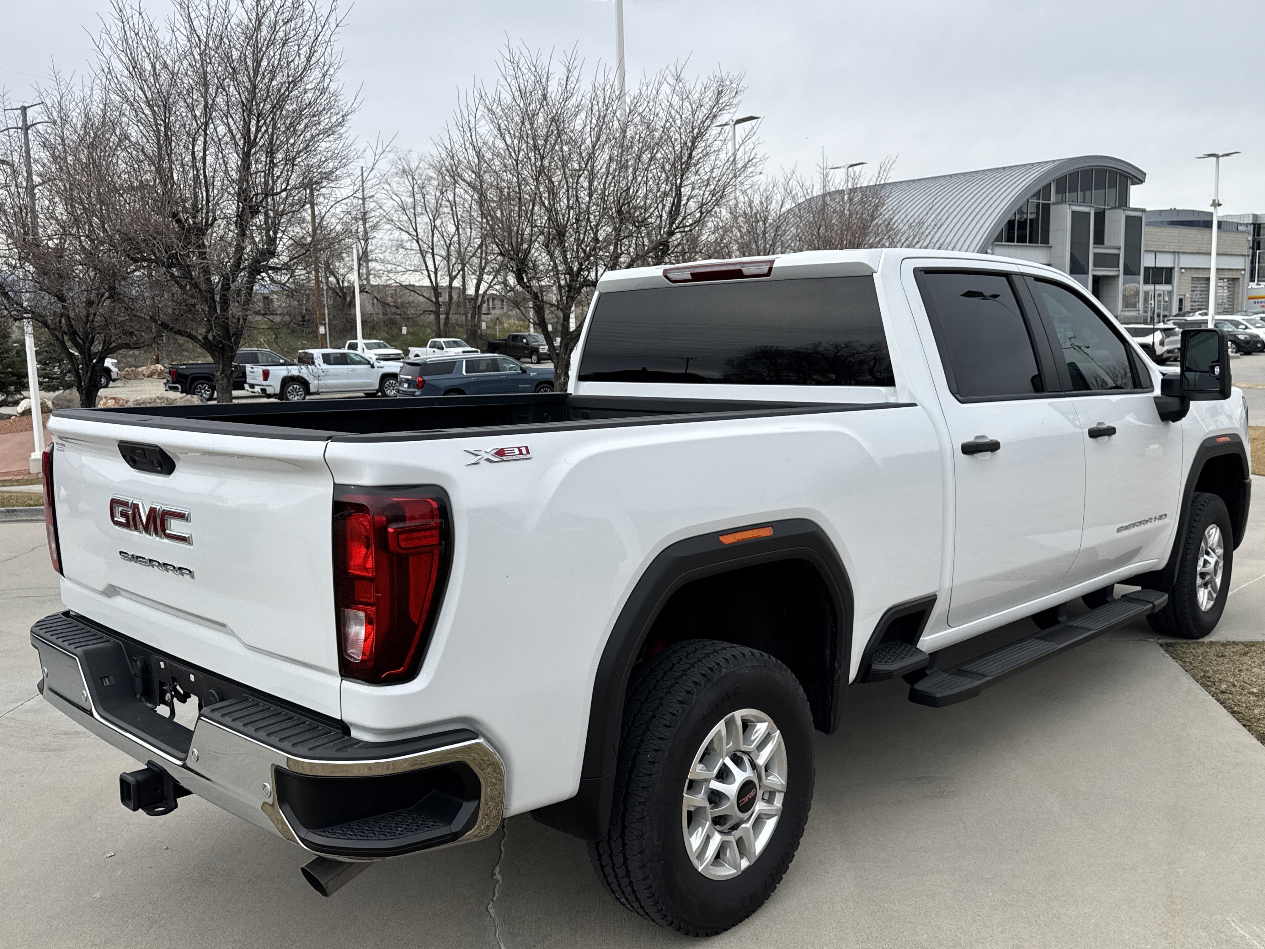 Used 2025 GMC Sierra 2500 Pro w/ 1SA Pro Safety Plus Package image 5