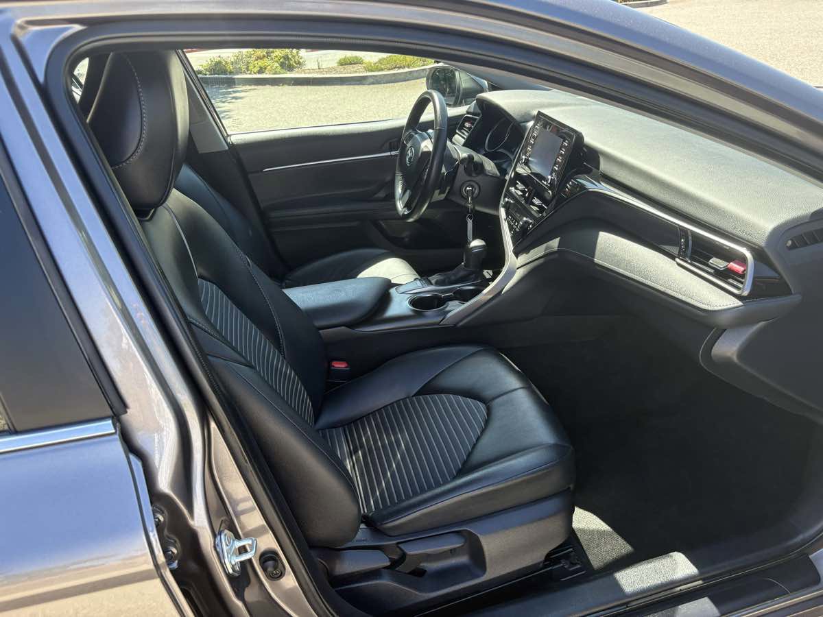 Used 2024 Toyota Camry SE image 18