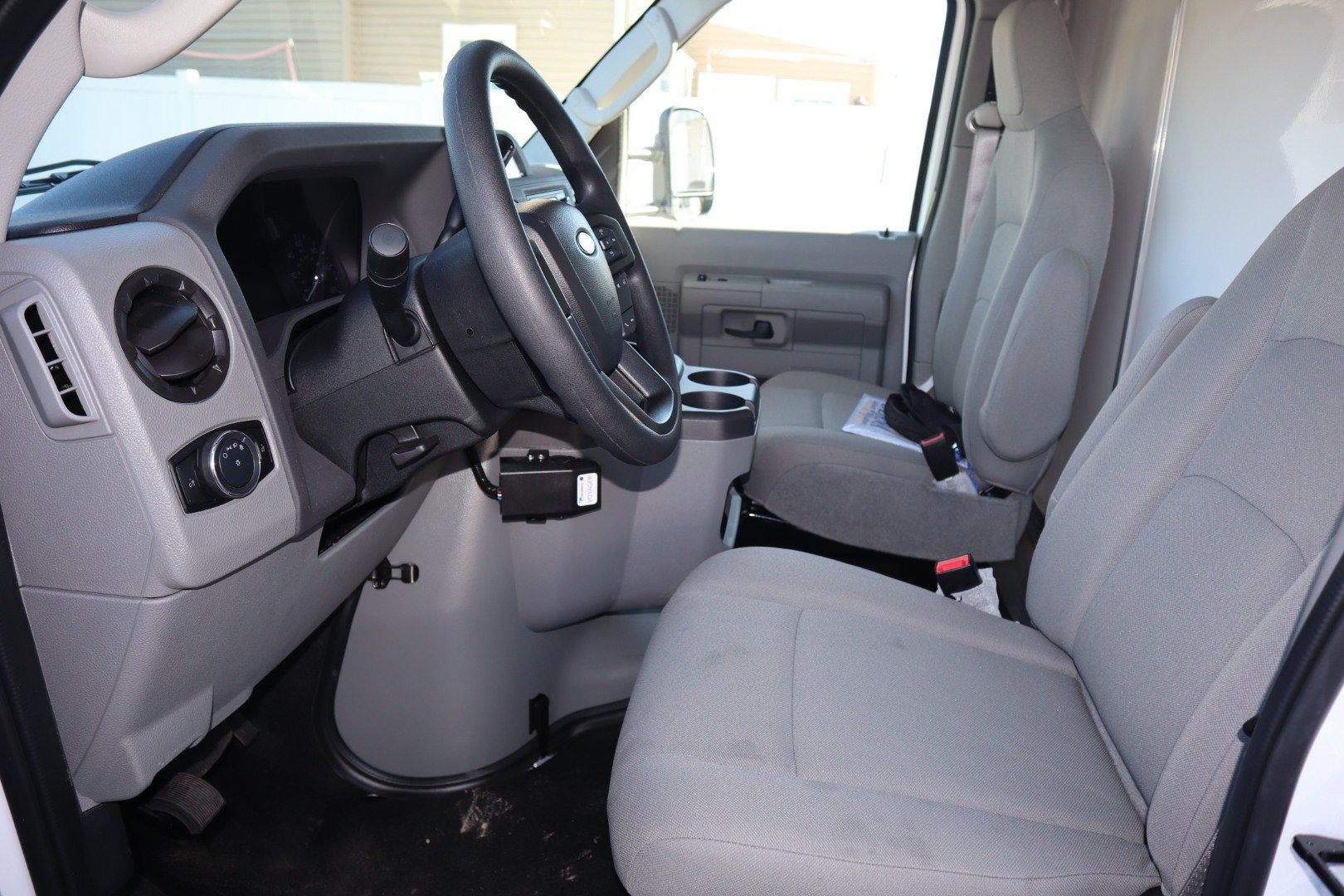 New 2026 Ford E-450 and Econoline 450 Super Duty w/ Power Equipment Group RWD image 12