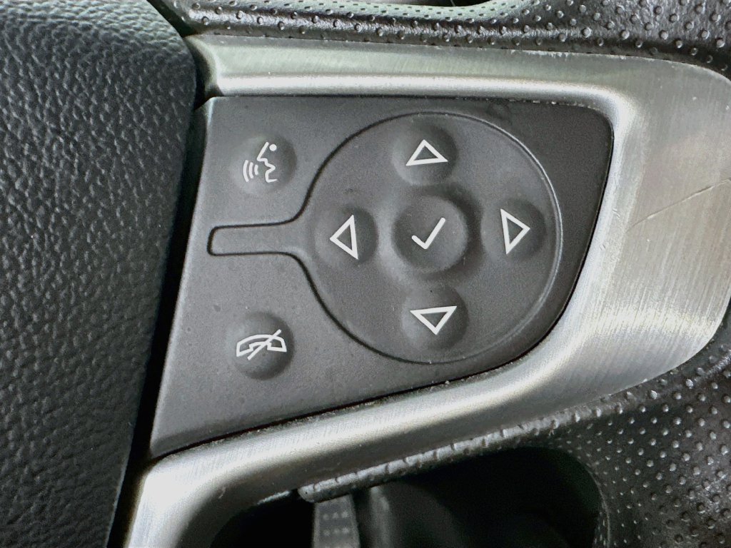 Used 2023 GMC Acadia SLE FWD image 26