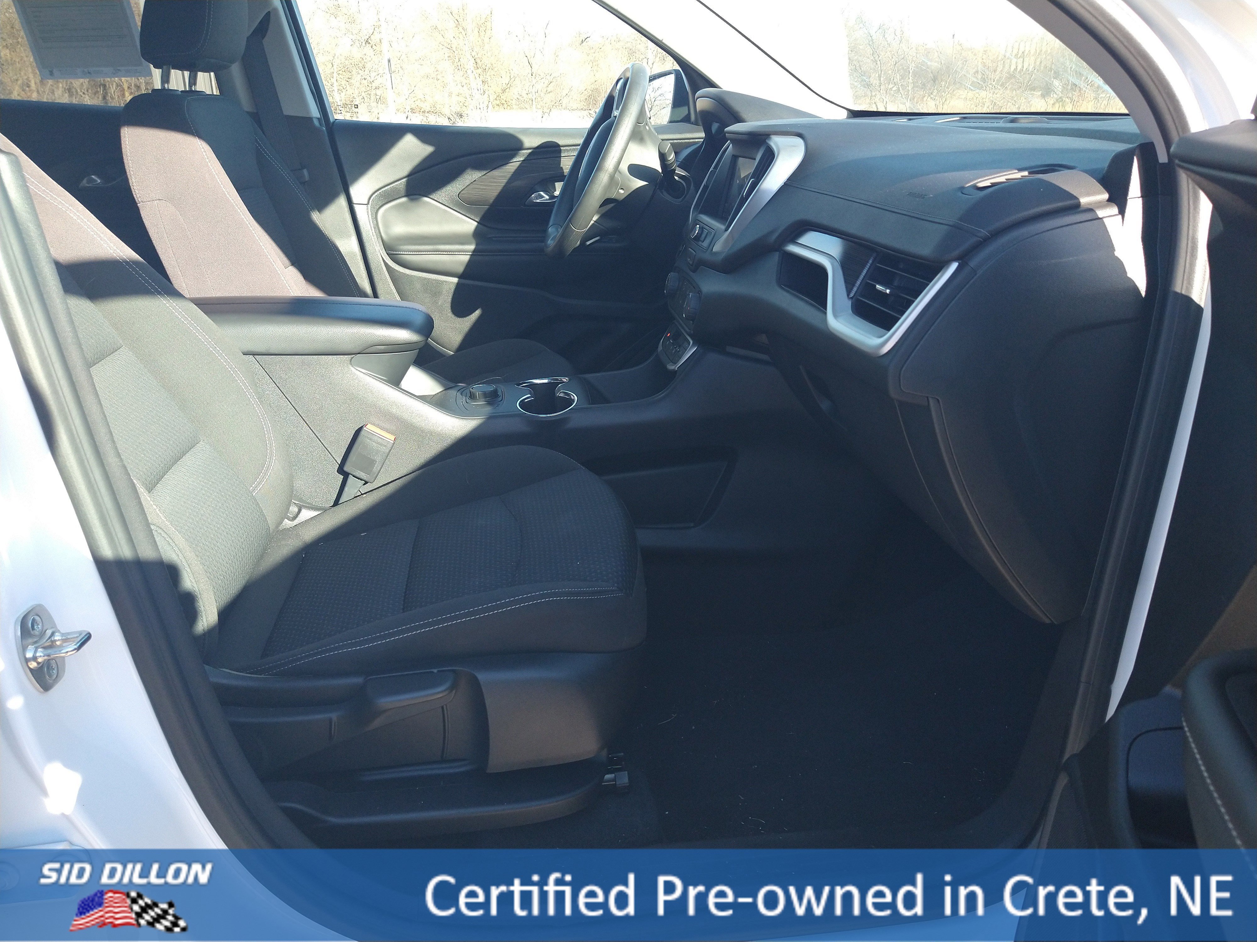 Used 2024 GMC Terrain SLE image 4