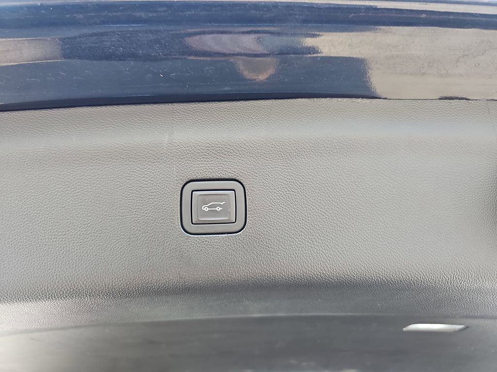 Used 2024 Buick Enclave Premium image 18
