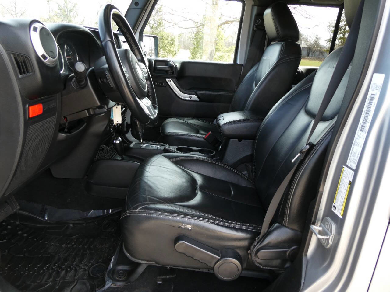 Used 2014 Jeep Wrangler Unlimited Rubicon w/ Dual Top Group image 8