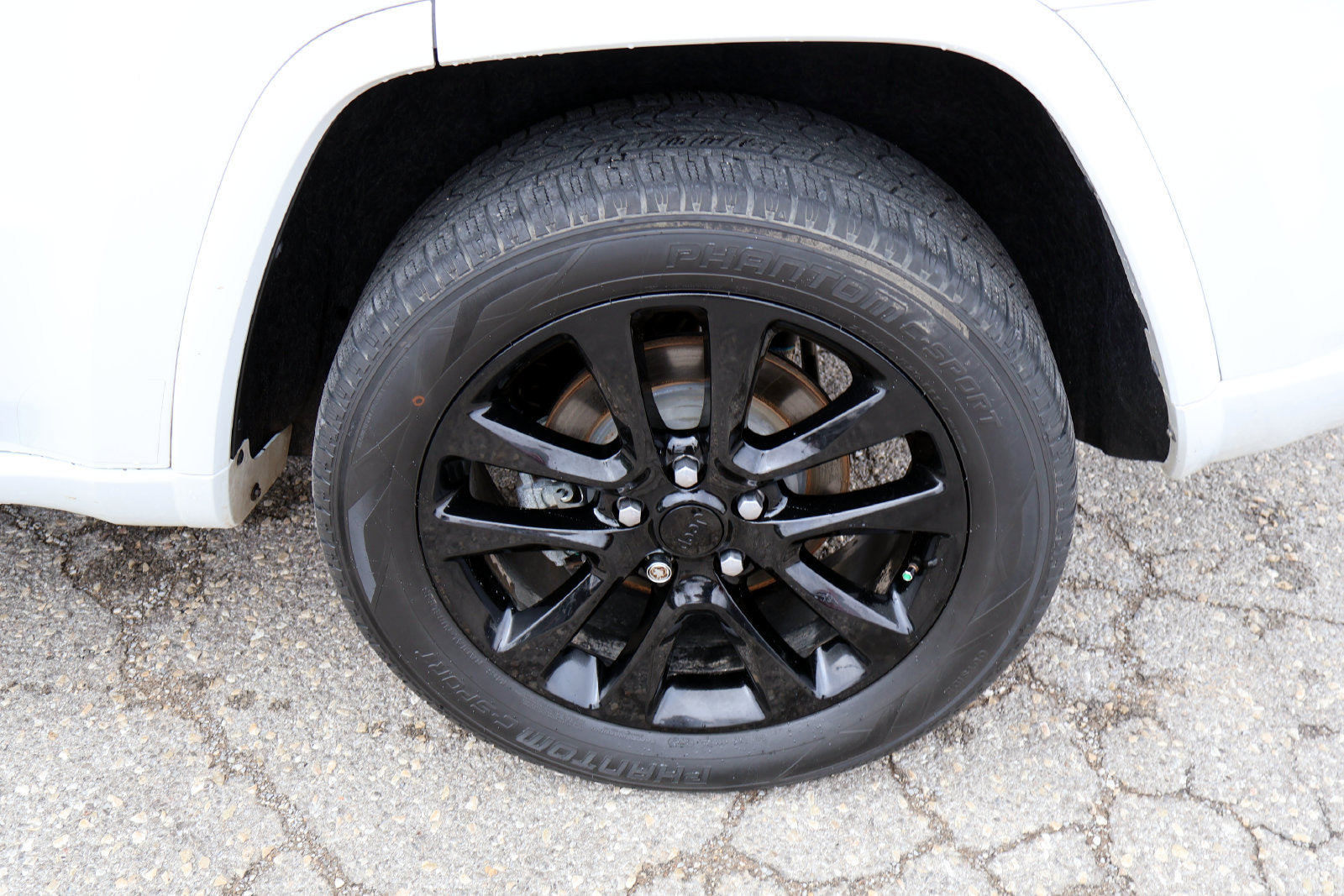 Used 2019 Jeep Grand Cherokee Altitude AWD/4WD image 10