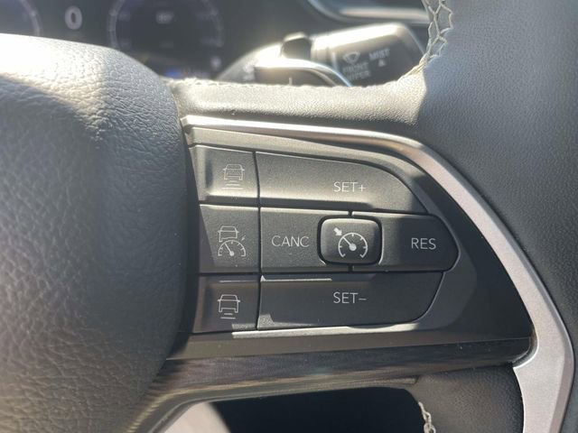 Used 2024 Jeep Grand Cherokee L Laredo image 25