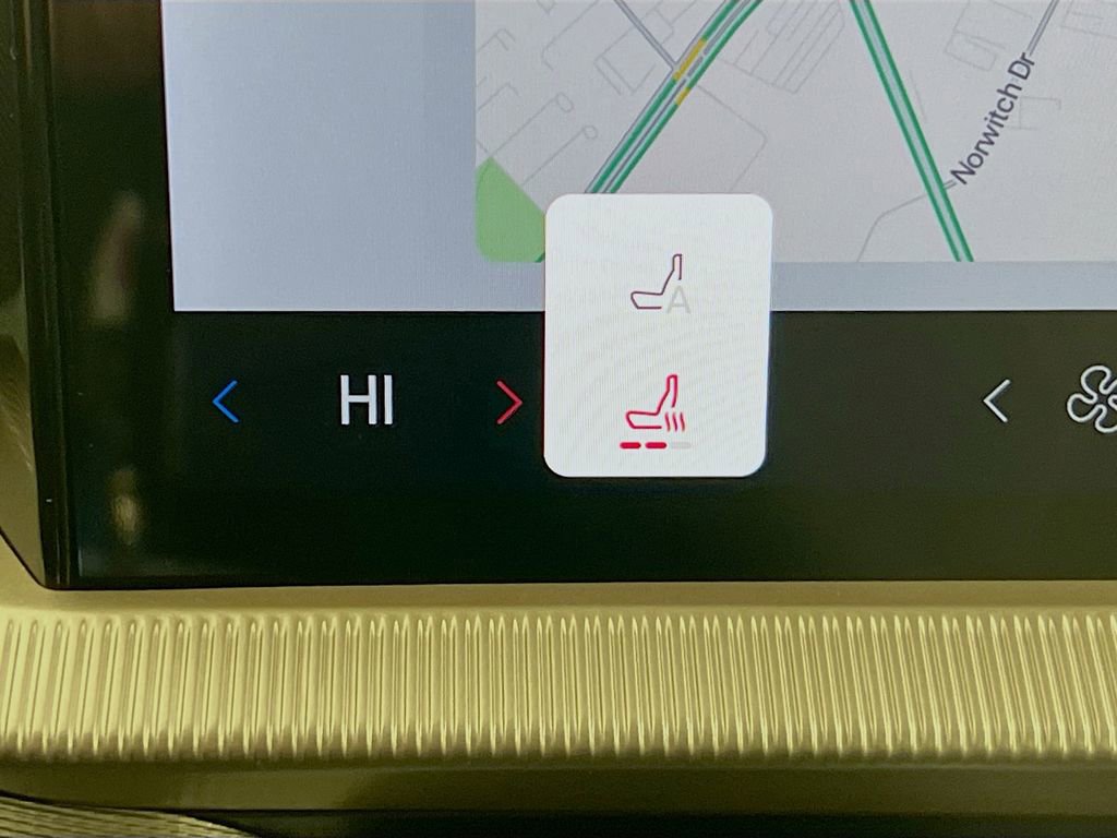 Used 2025 Ford Explorer Active image 25