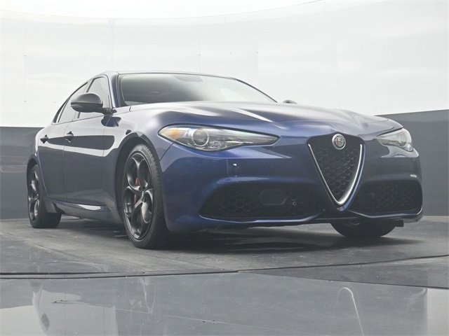 Used 2019 Alfa Romeo Giulia Base image 27