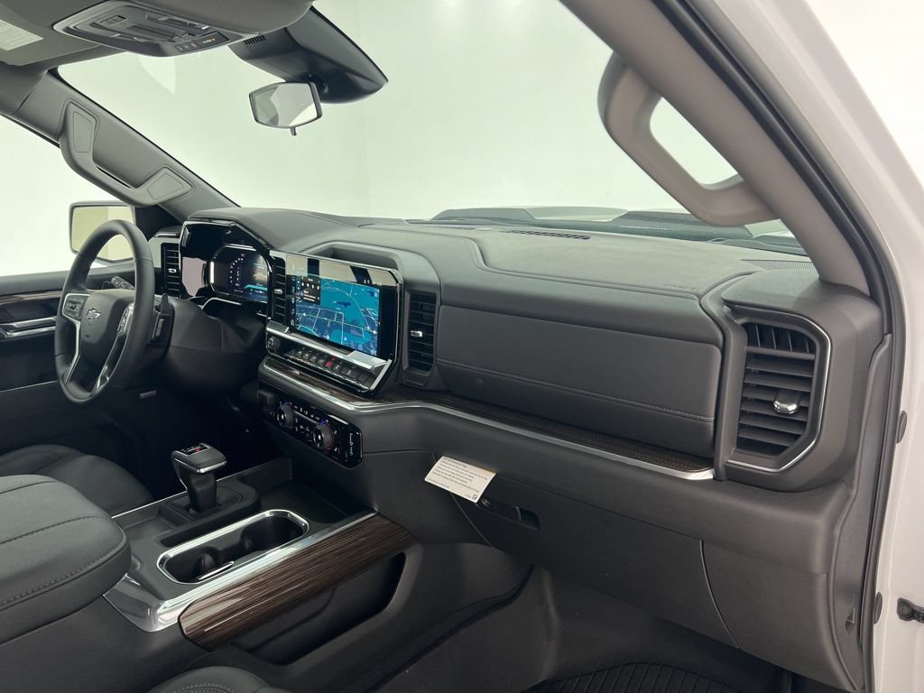 Used 2026 Chevrolet Silverado 1500 LT Trail Boss w/ LT Trail Boss Premium Package AWD/4WD image 28