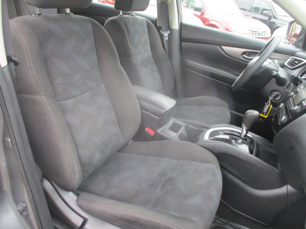 Used 2015 Nissan Rogue S image 7