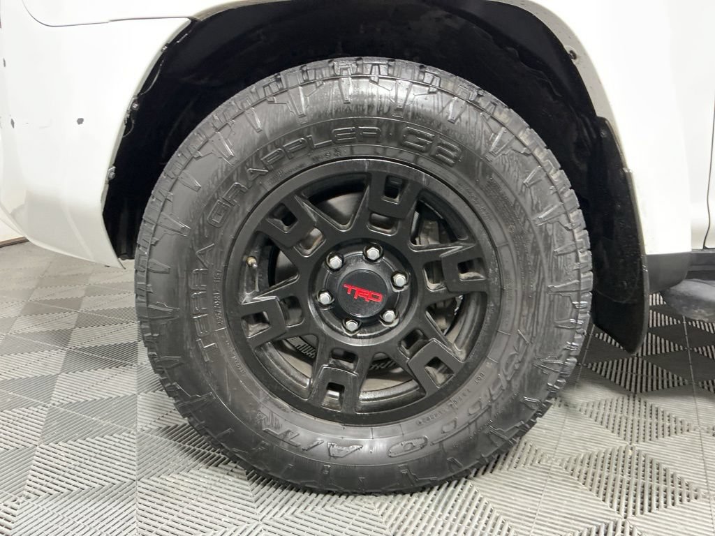 Used 2020 Toyota 4Runner SR5 RWD image 27