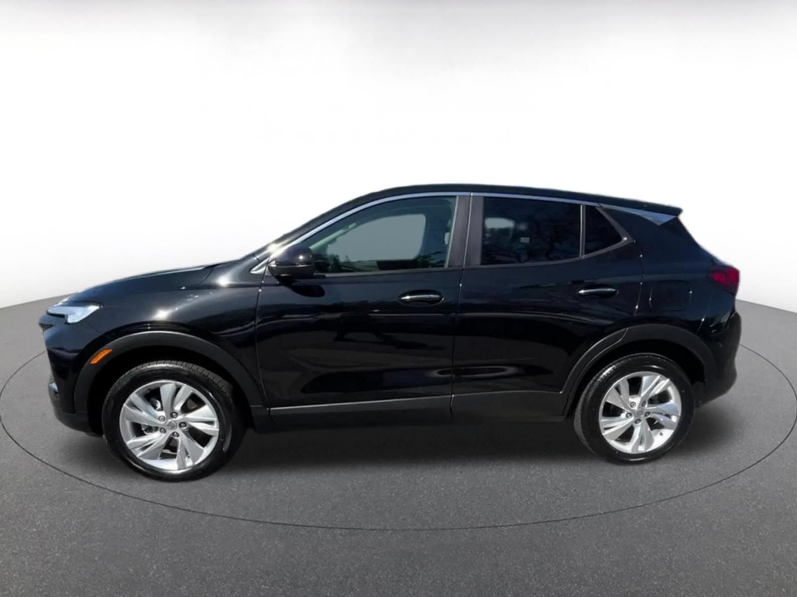 Used 2025 Buick Encore GX Preferred AWD/4WD image 9
