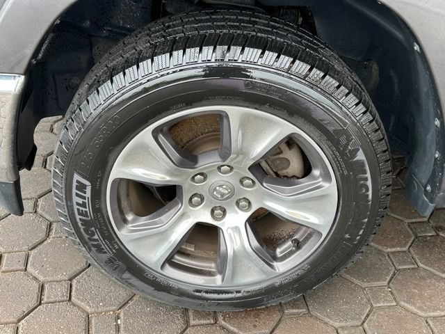 Used 2019 RAM 1500 Laramie AWD/4WD image 6