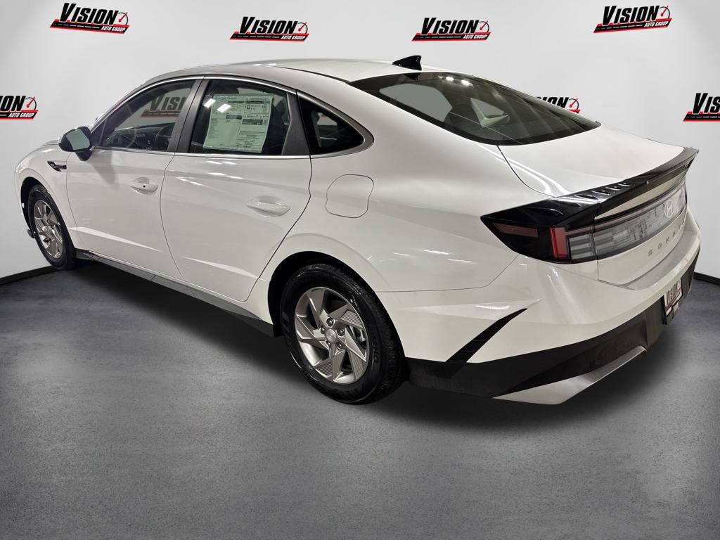 New 2026 Hyundai Sonata SE FWD image 3