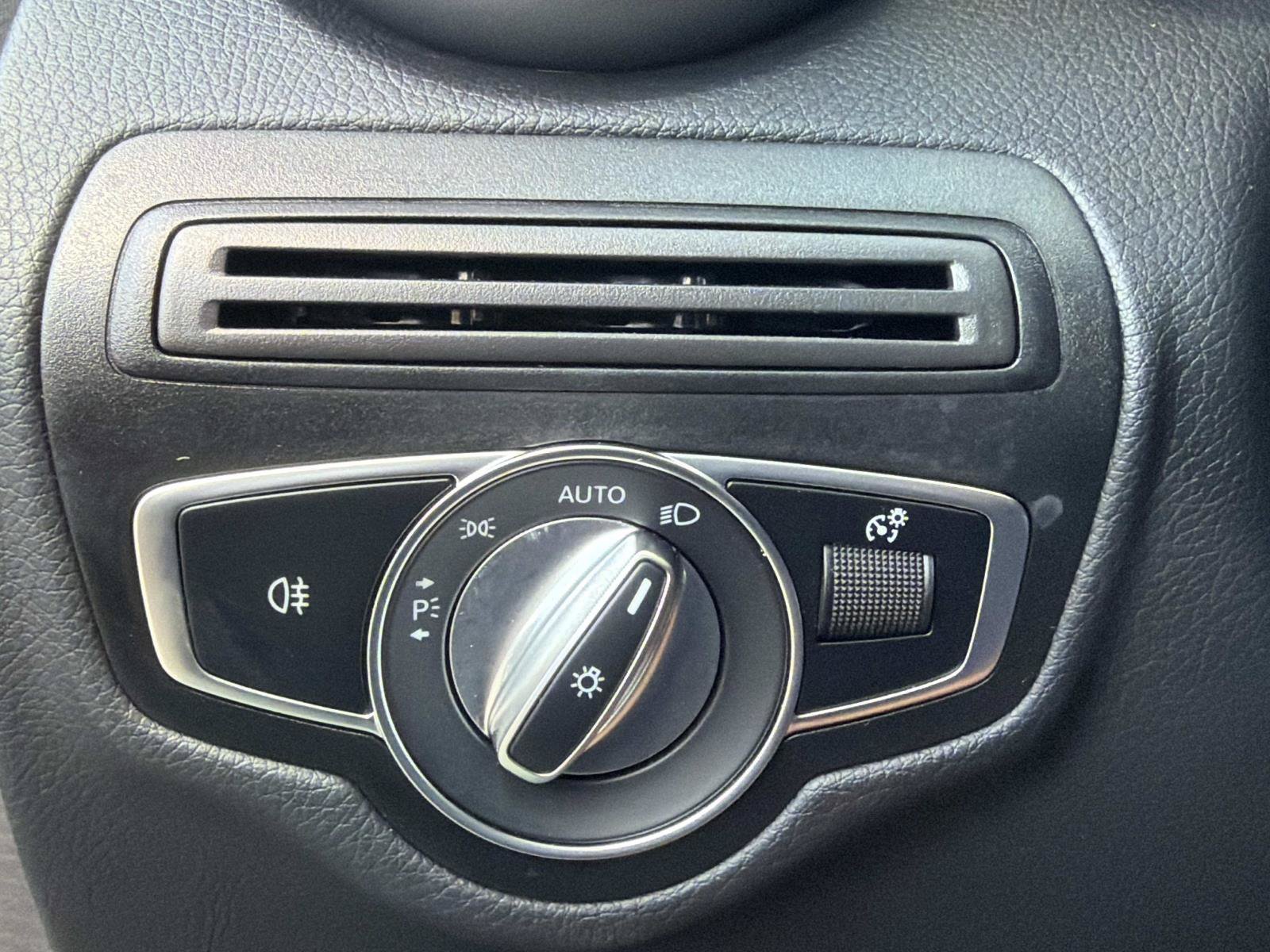 Certified 2022 Mercedes-Benz GLC 300 image 33