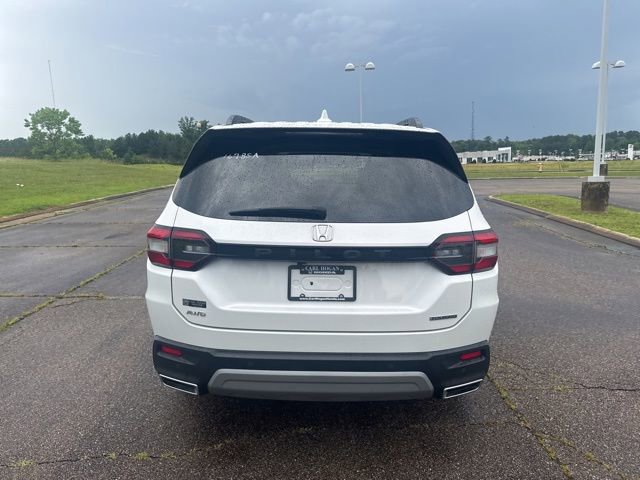 Used 2025 Honda Pilot Touring image 10