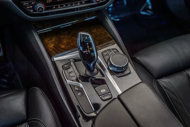 Used 2018 BMW 540i w/ M Sport Package RWD image 31