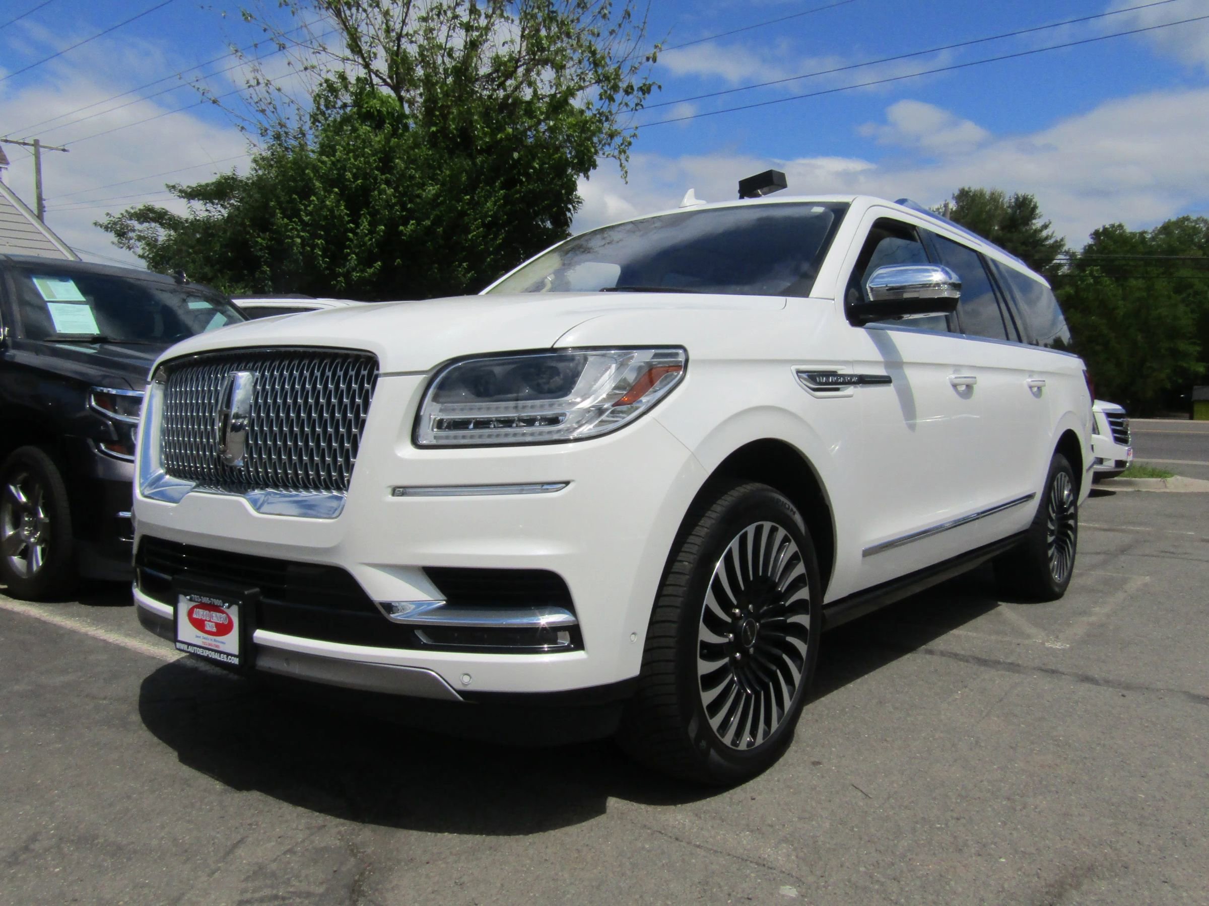 Used 2020 Lincoln Navigator L Black Label w/ Cargo Convenience Package AWD/4WD image 3