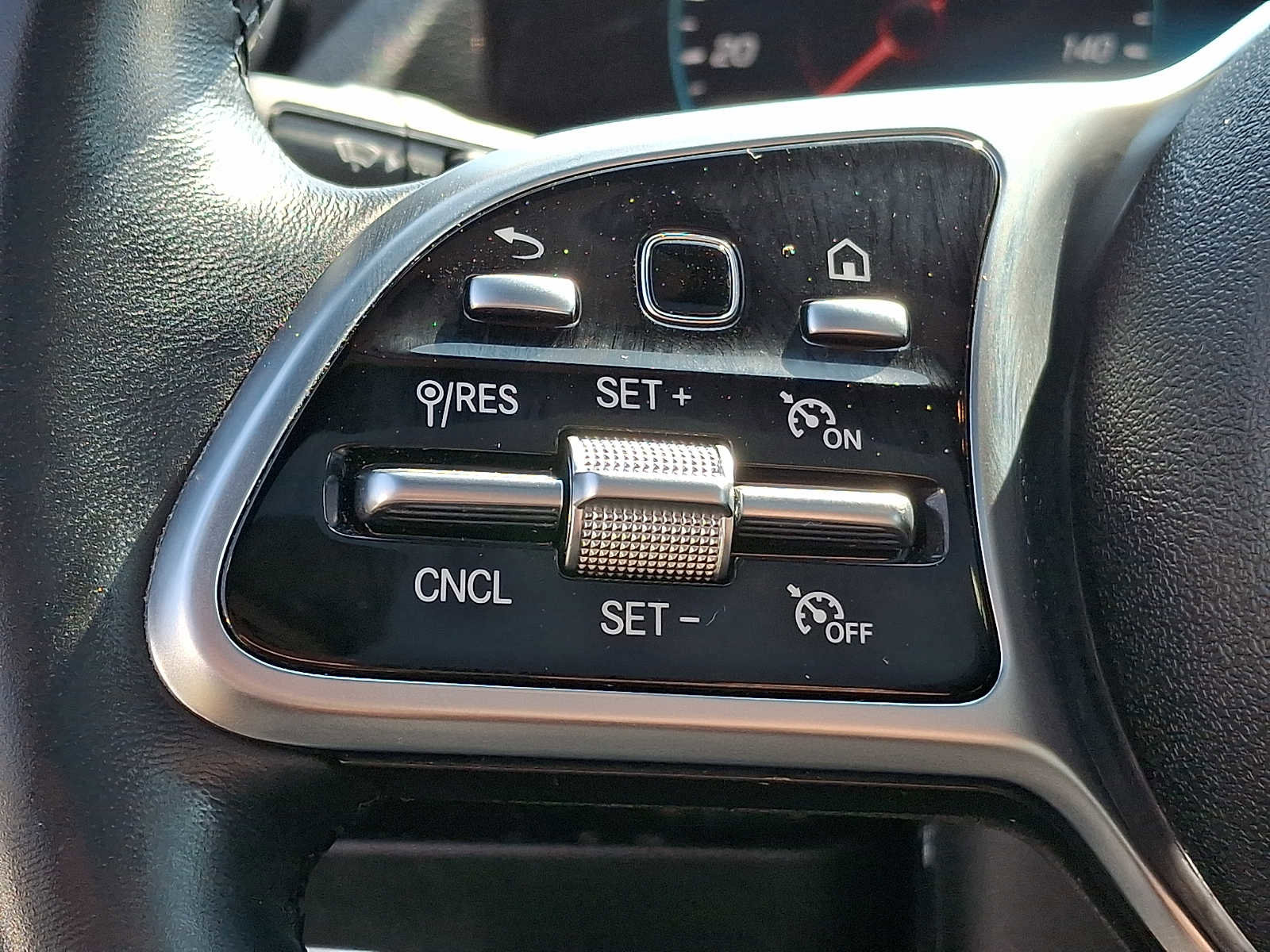 Certified 2022 Mercedes-Benz GLA 250 4MATIC image 17