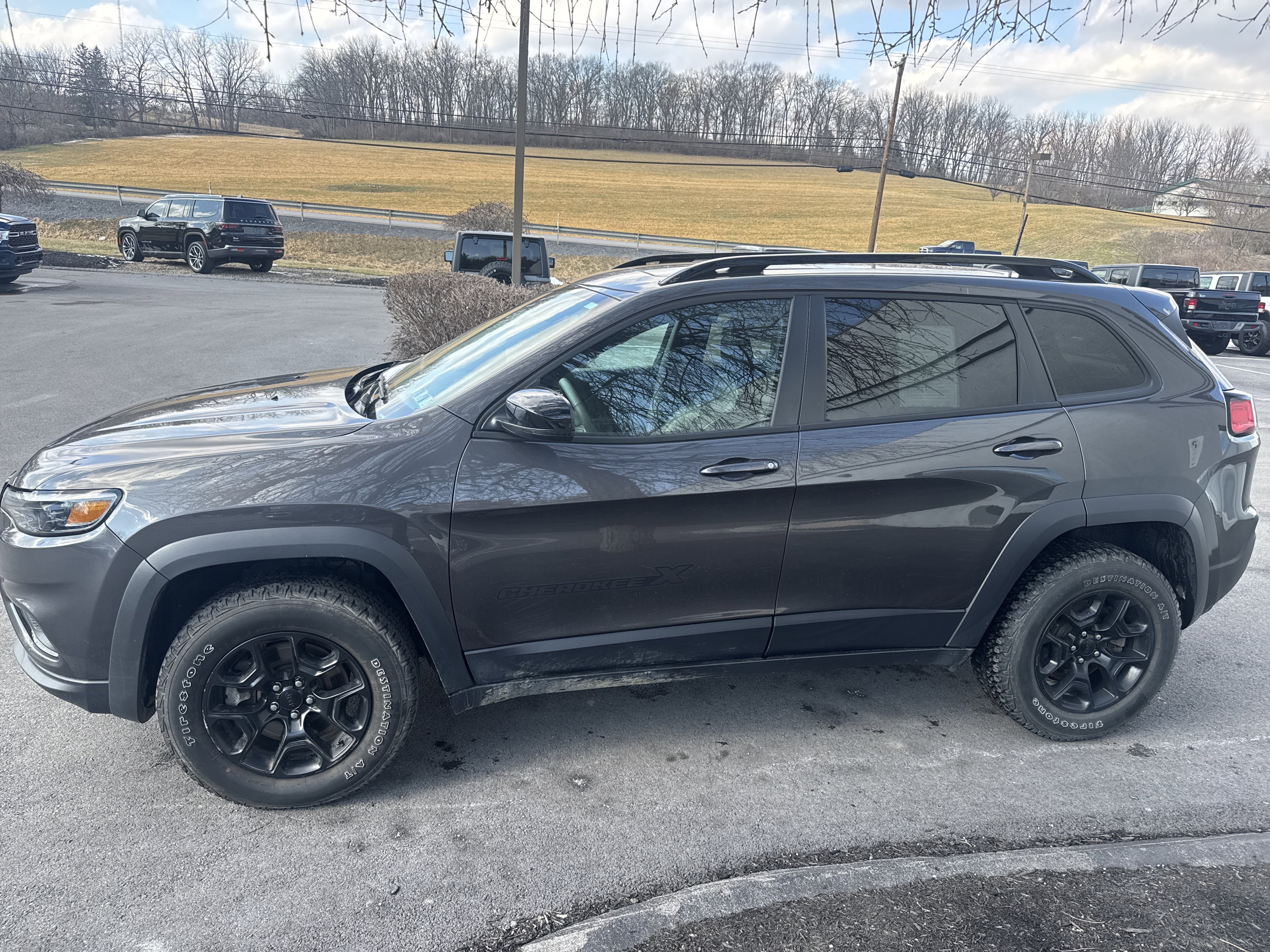 Used 2022 Jeep Cherokee Latitude w/ Sun & Sound Group AWD/4WD image 7