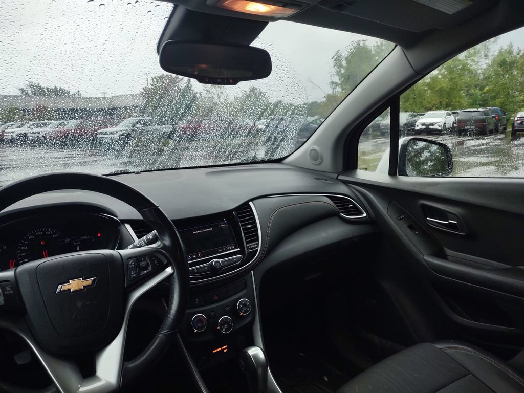 Used 2022 Chevrolet Trax LT w/ Sport Edition AWD/4WD image 9