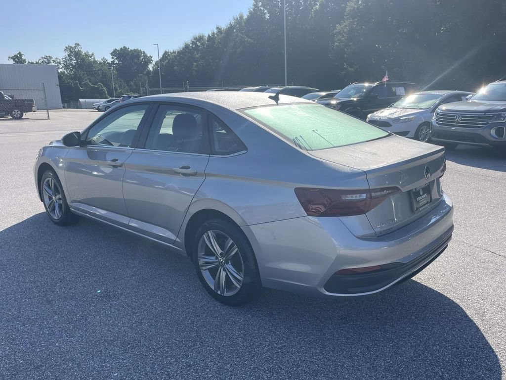 Used 2024 Volkswagen Jetta SE FWD image 5