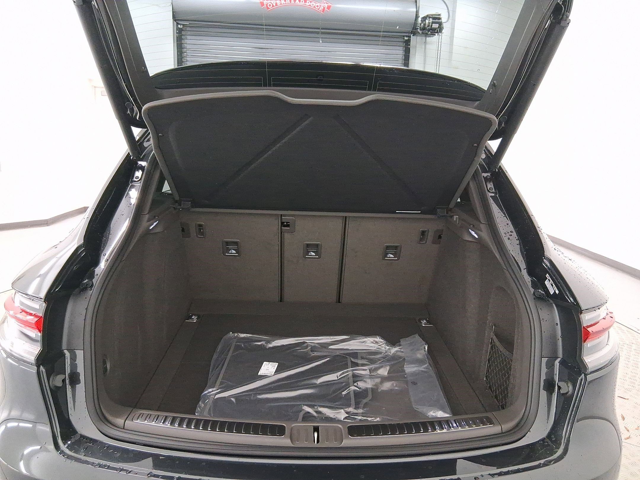 Used 2026 Porsche Macan image 31