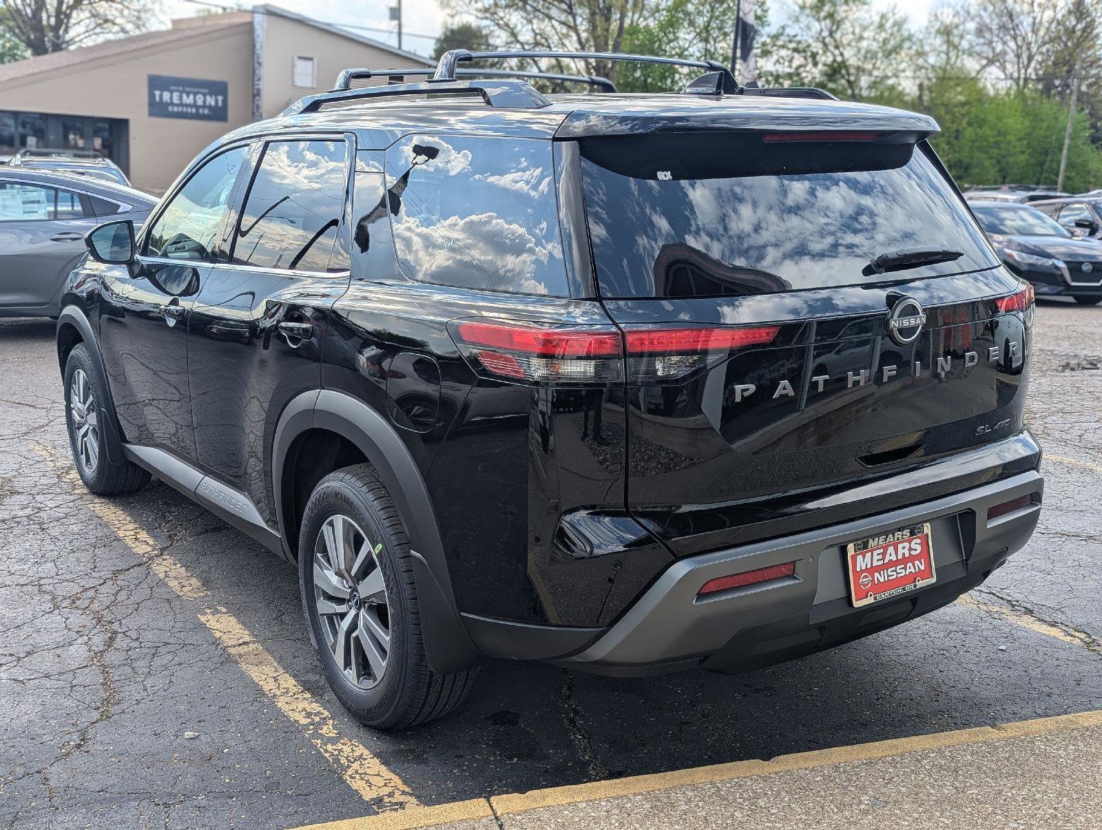 New 2026 Nissan Pathfinder SL AWD/4WD image 5